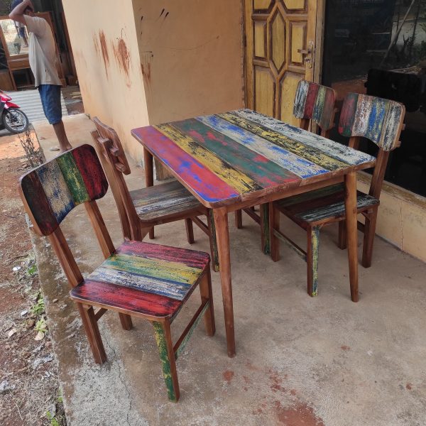 Kursi cafe antik
